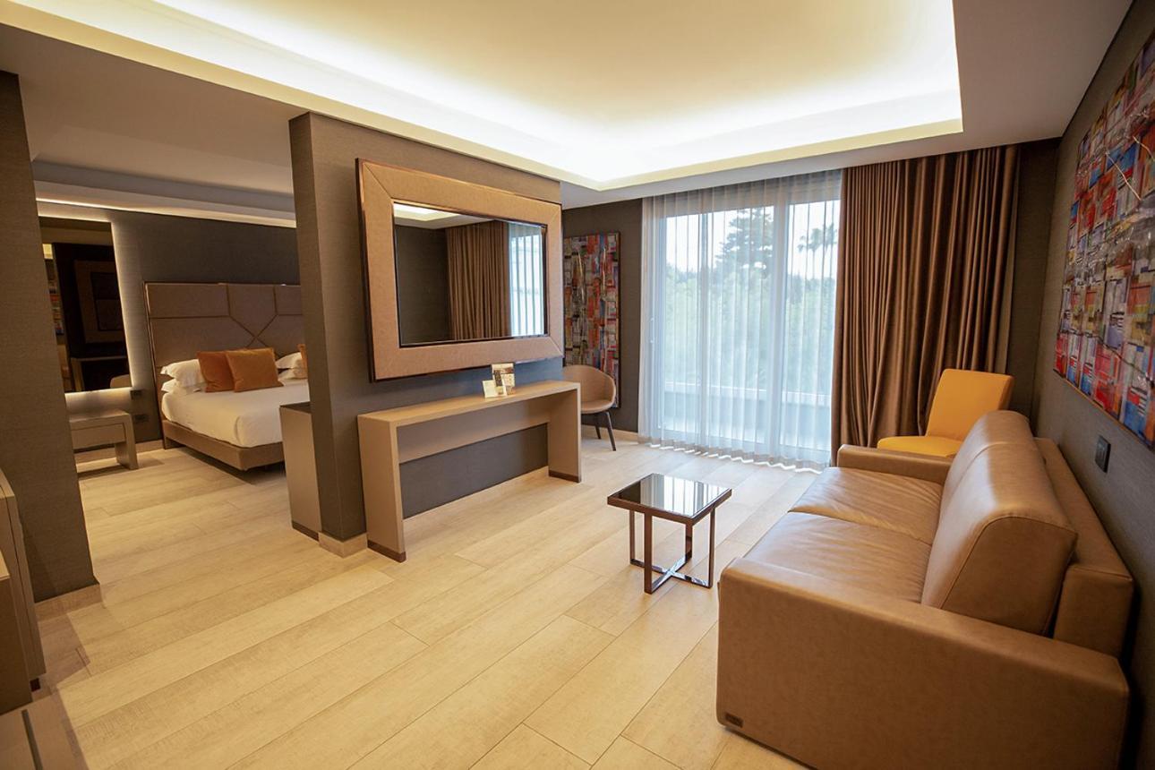 Hotel & Resort Tre Fontane Luxury Portici Esterno foto