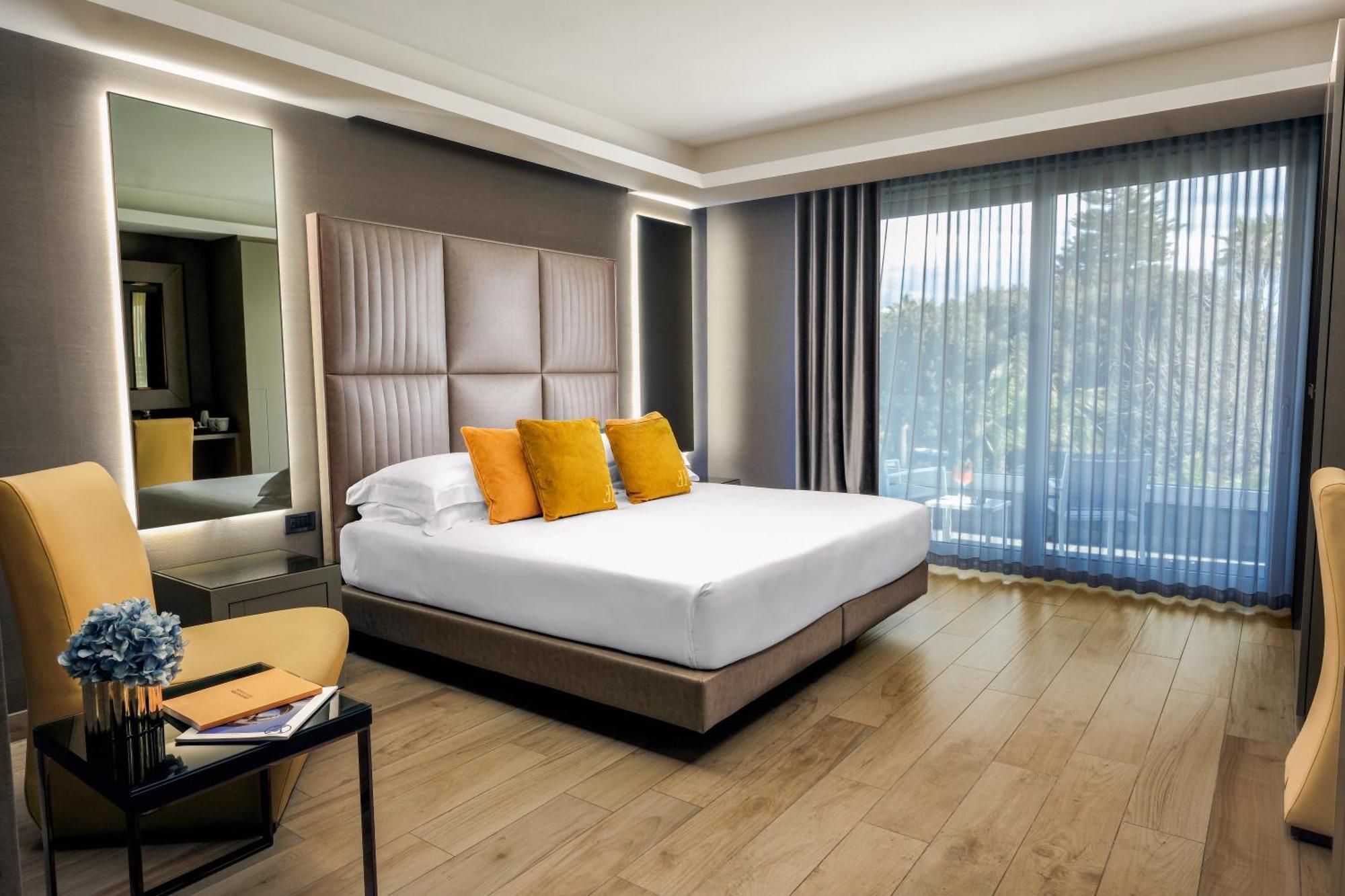 Hotel & Resort Tre Fontane Luxury Portici Esterno foto