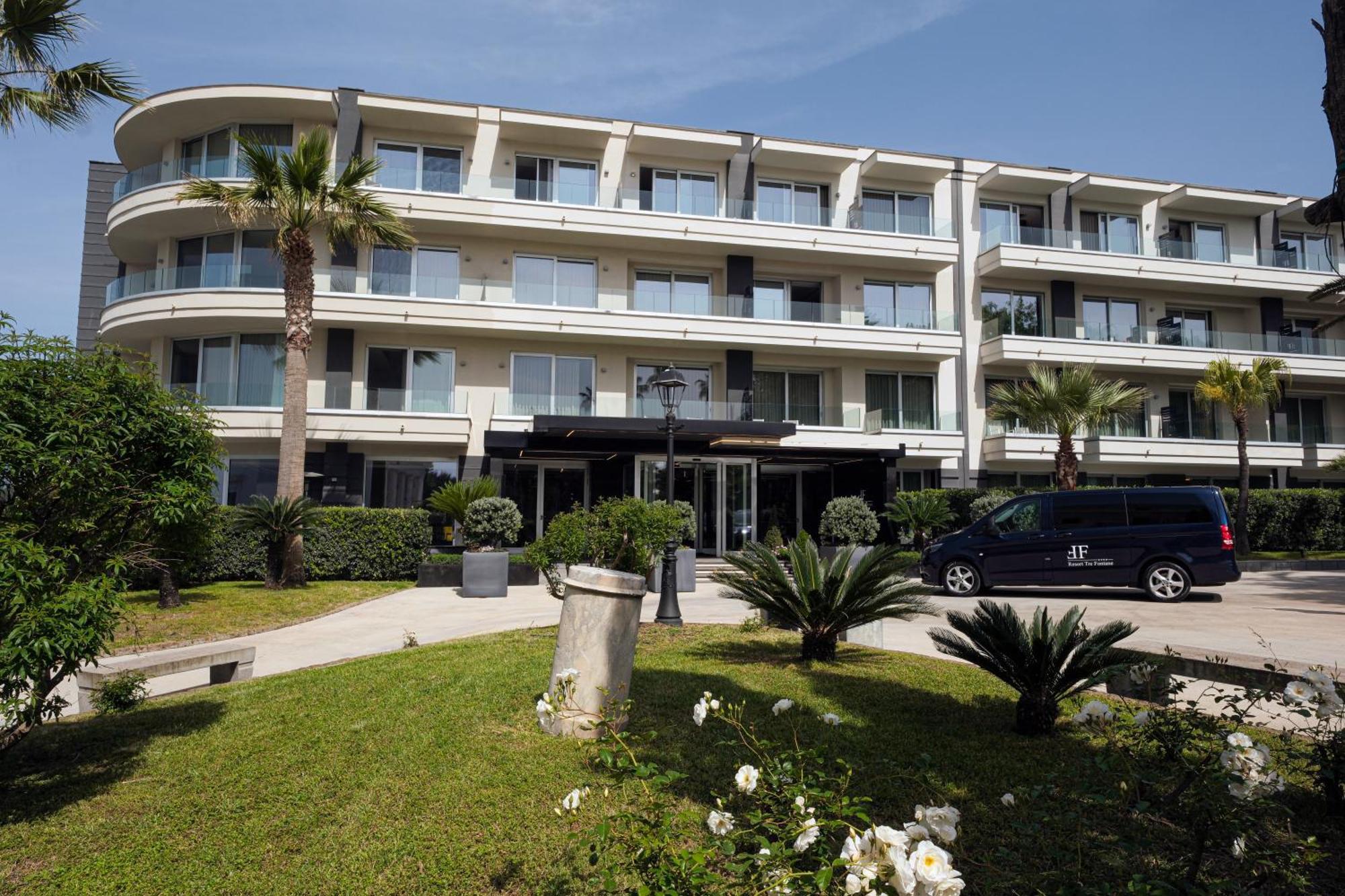 Hotel & Resort Tre Fontane Luxury Portici Esterno foto