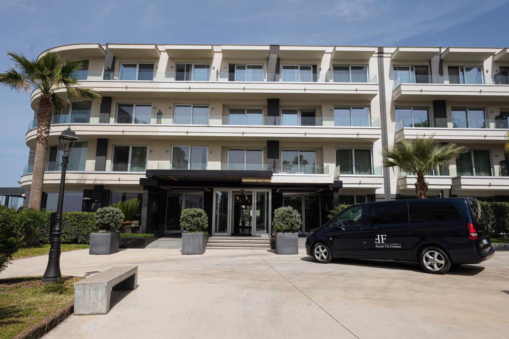 Hotel & Resort Tre Fontane Luxury Portici Esterno foto